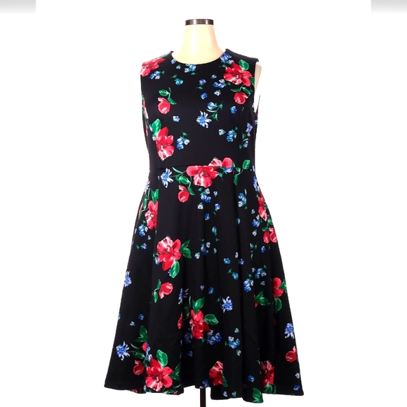 Beautiful NWOT Calvin Klein Floral Dress - Picture 1 of 3